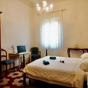 https://via-roma-131-suite-apartment.it-tuscanyhotel.com